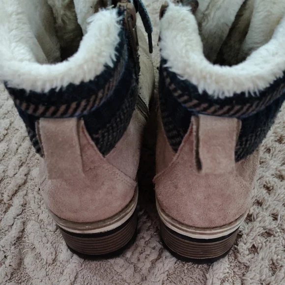 Anne Klein Taupe Lace Up Fur Lined Leather Boots Sz 8M - Picture 3 of 4